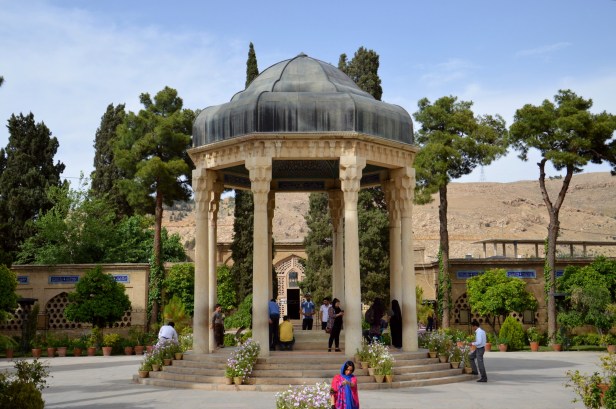 Shiraz, Mausoleo del poeta Hafez.