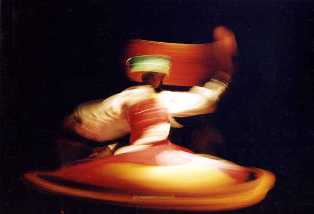 Esibizione danza roteante.