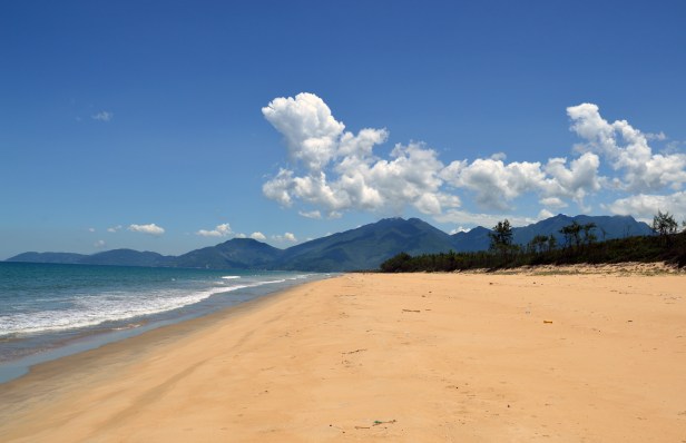 La selvaggia baia di Lang Co.