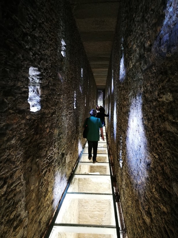 Ponte acquedotto romano di Pondel, interno.