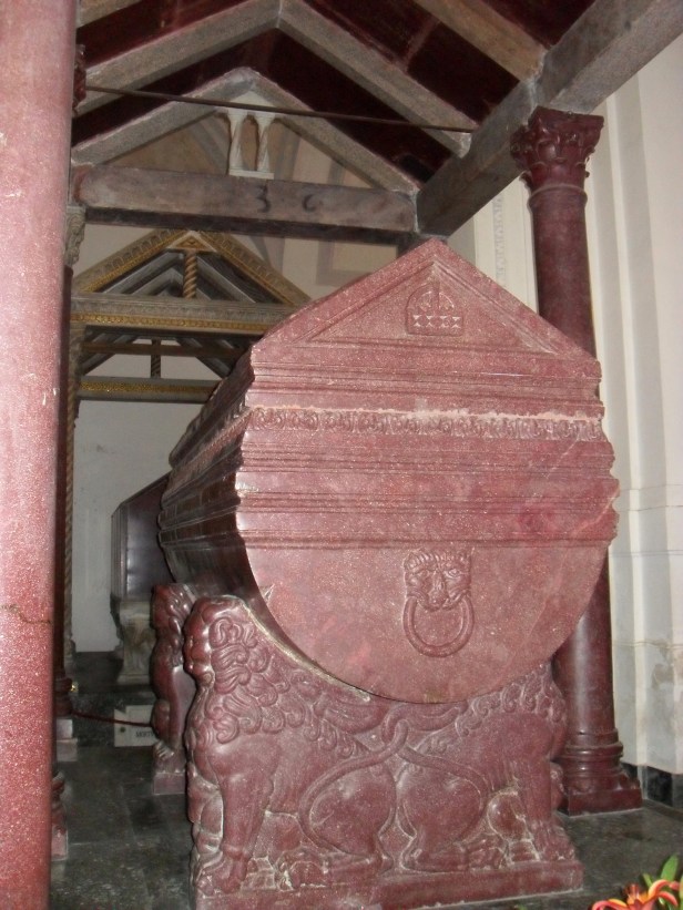 Sarcofago di Federico II di Svevia.