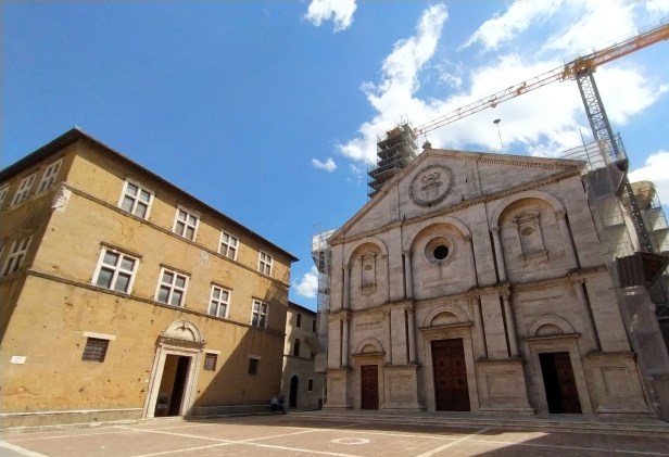Palazzo Borgia e Duomo di Pienza.