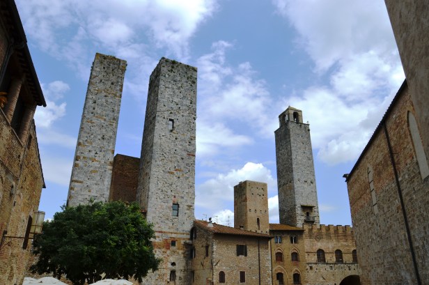 Le Torri dei Salvucci sono due torri gemelle di San Gimignano situate in Piazza Delle Erbe.